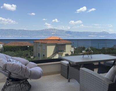 Wave apartment sea view and pool, Slatine